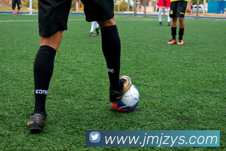 国足集训备战世预赛冲刺 主帅调整阵容盼提升进攻效率